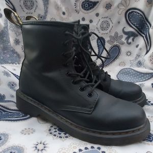DR MARTENS